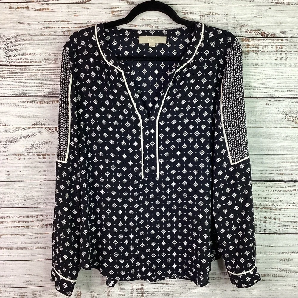 LOFT ANN TAYLOR SIZE M TOP NAVY BLUE WHITE BLOUSE FALL GUC - Picture 6 of 15